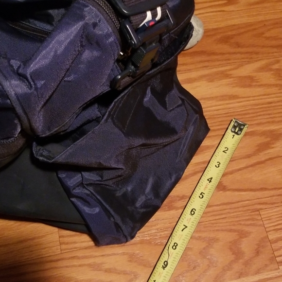 Vintage 1990s Tommy Hilfiger duffel bag - Picture 8 of 8